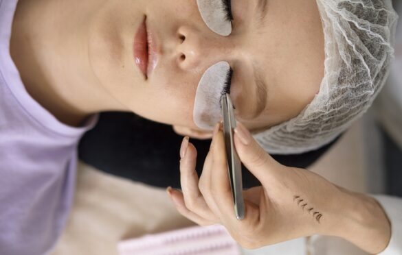 Want Effortless Beauty That Doesn’t Scream Fake? At-Home Lashes Are The Secret Everyone’s Finally Talking About