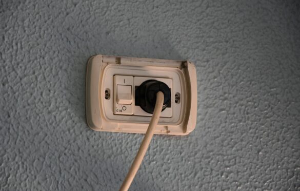 Key Warning Signs You Should Call An Emergency Electrician Immediately